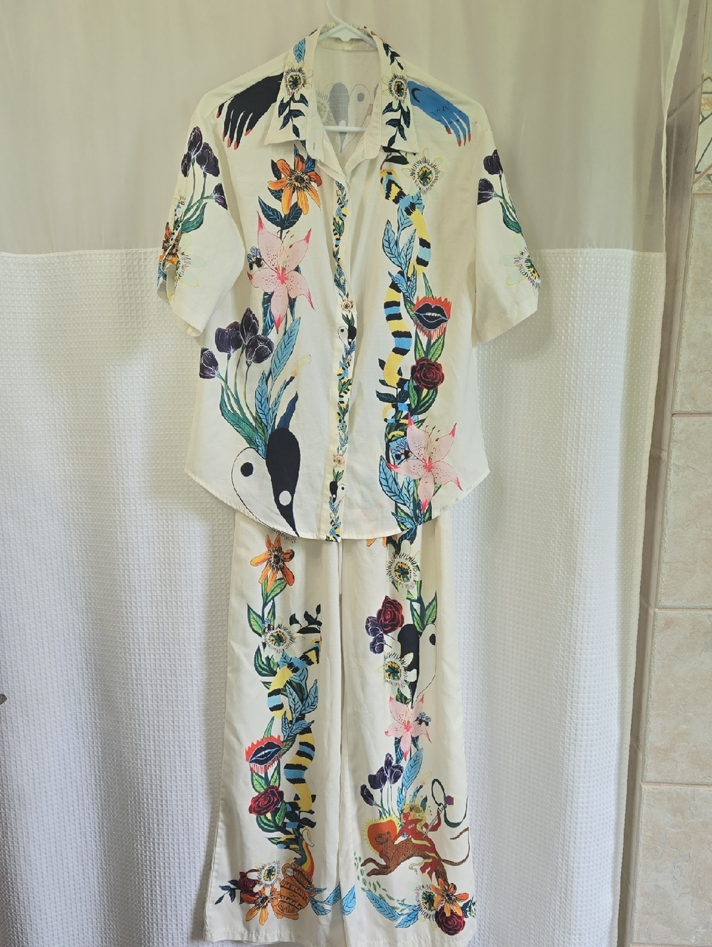 Women’s Floral Embroidered Cream Linen Polyester Blend Lounge Set